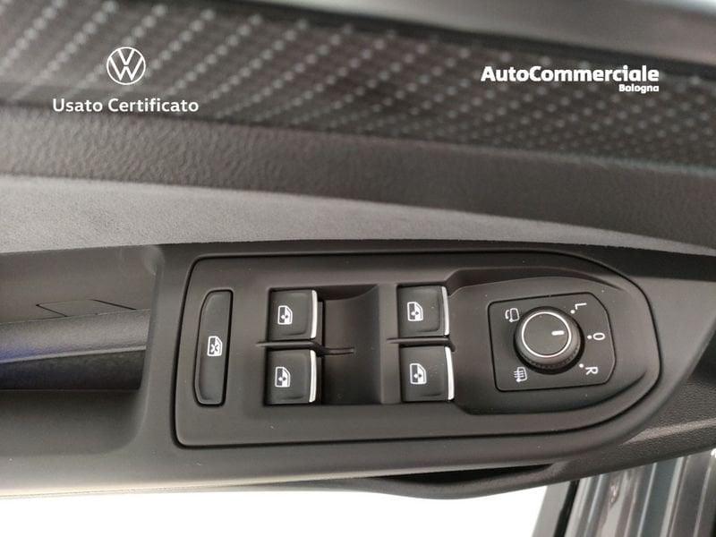 Volkswagen Golf 1.5 eTSI 150 CV EVO ACT DSG R-Line