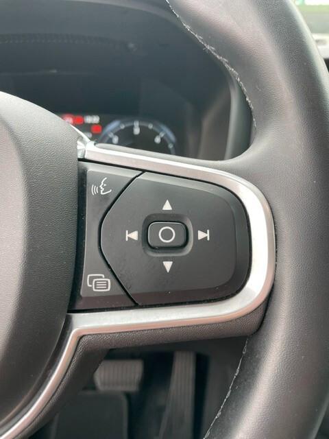Volvo V60 B4 (d) Geartronic Momentum Business Perfetta Tagliandata