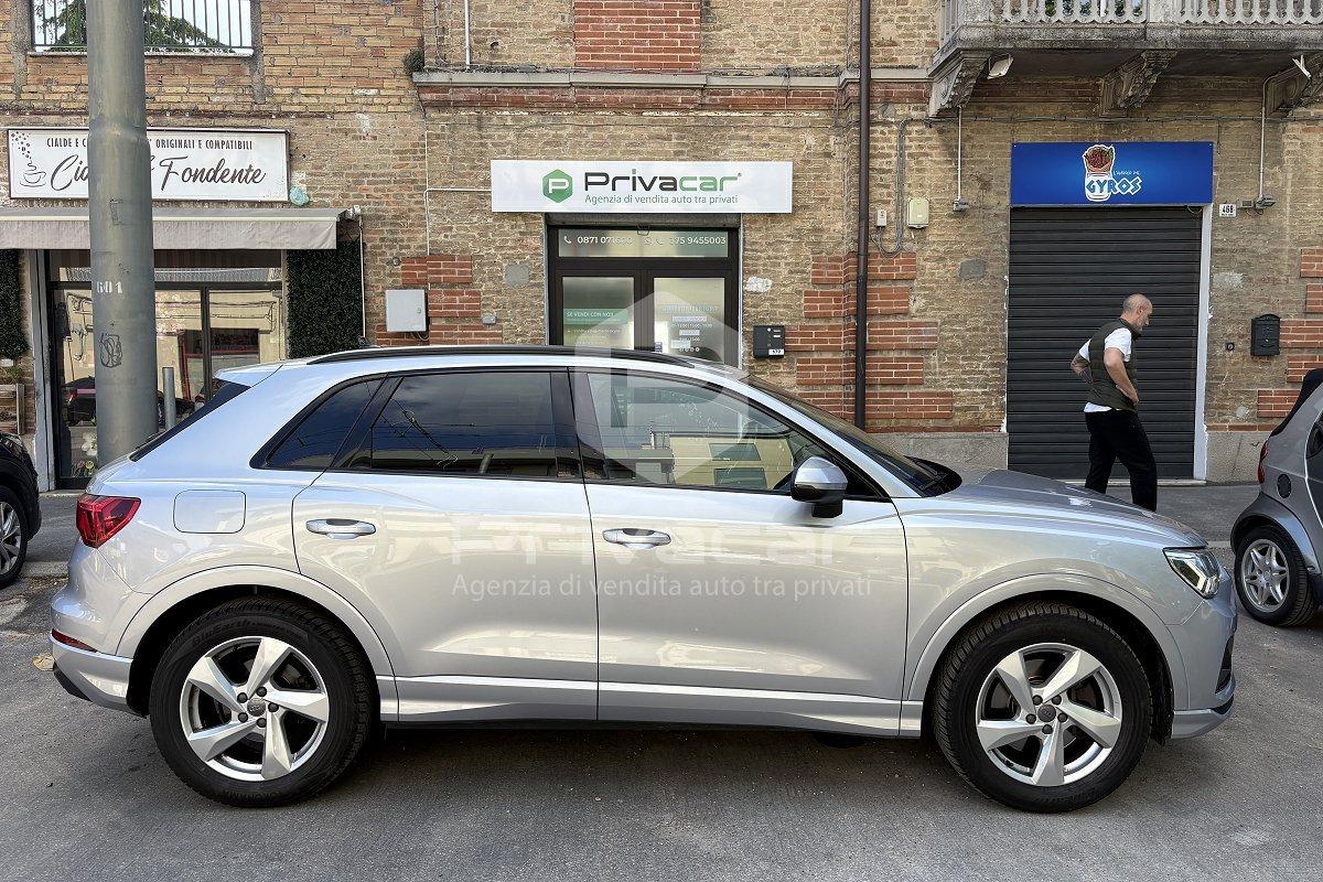 AUDI Q3 40 TDI quattro S tronic Business Advanced