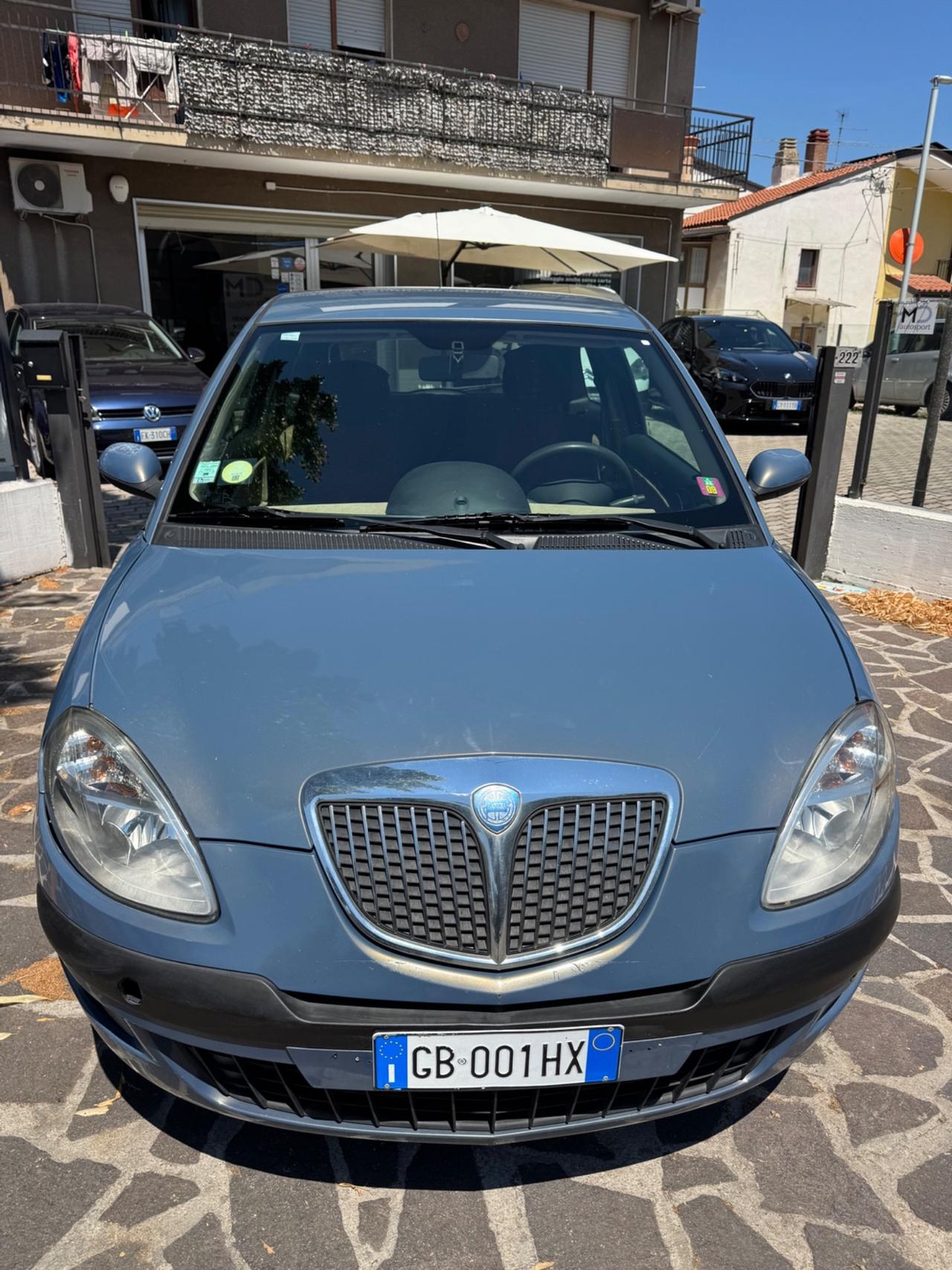 Lancia Ypsilon 1.4 16V Platino