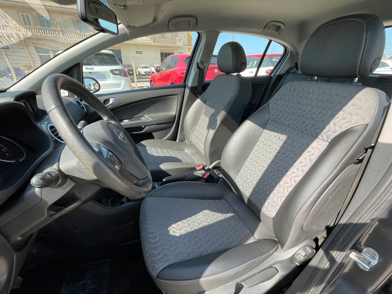 Opel Corsa 1.4 16V 5 porte Cosmo