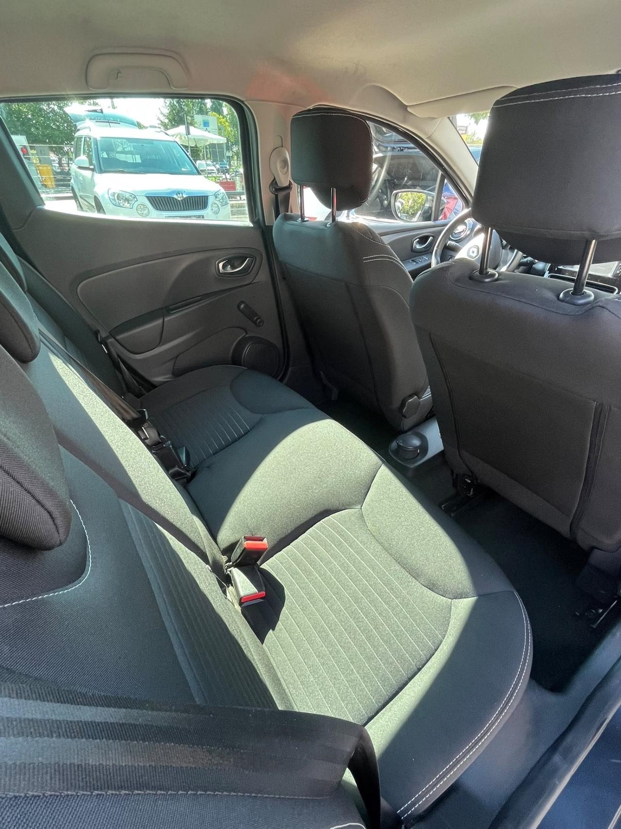 Renault Clio 1.2 75CV Neopatentati