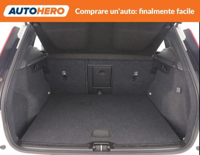 VOLVO XC40 T2 Momentum