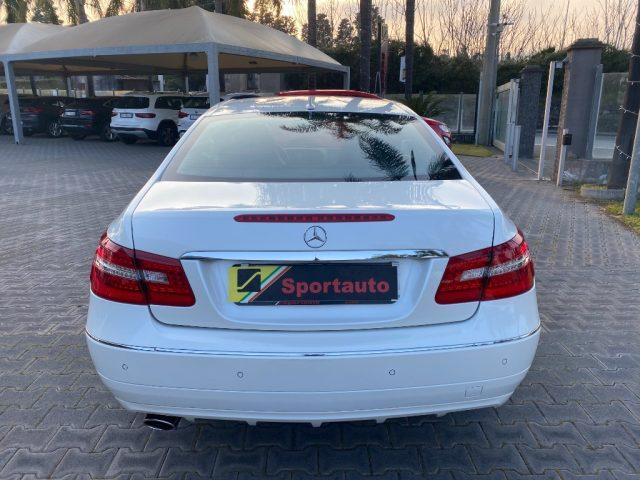 MERCEDES-BENZ E 220 CDI Coupé BlueEFFICIENCY Avantgarde