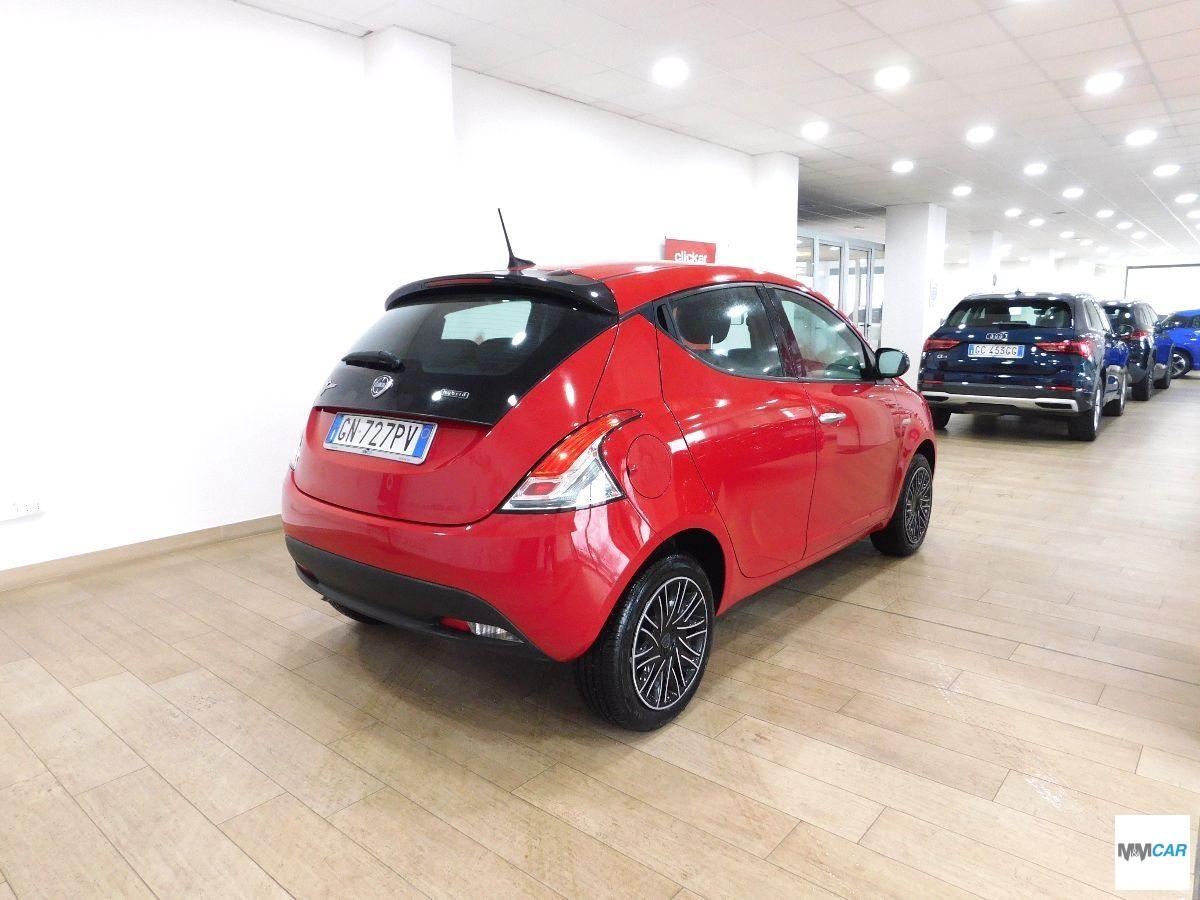 LANCIA - Ypsilon - 1.0 FireFly 5p. S&S Hybrid Silver