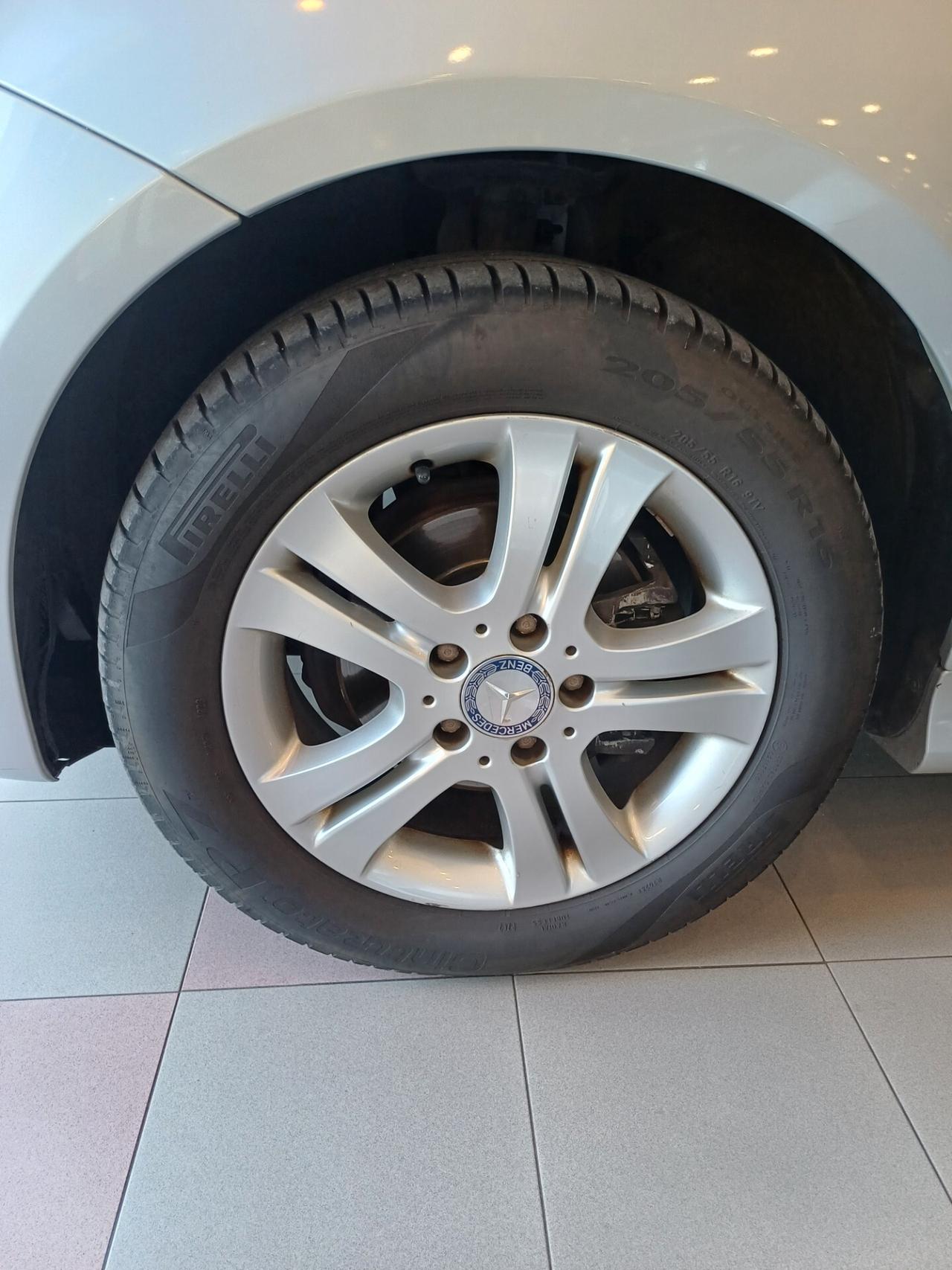 Mercedes-benz B 180 NGT BlueEFFICIENCY Executive