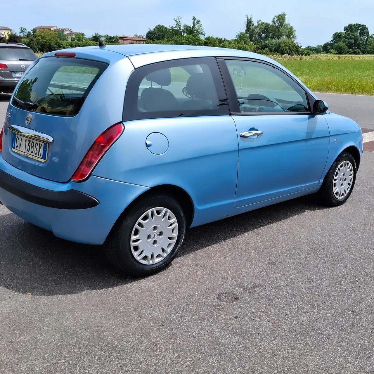 Lancia Ypsilon 1.2 16V Argento
