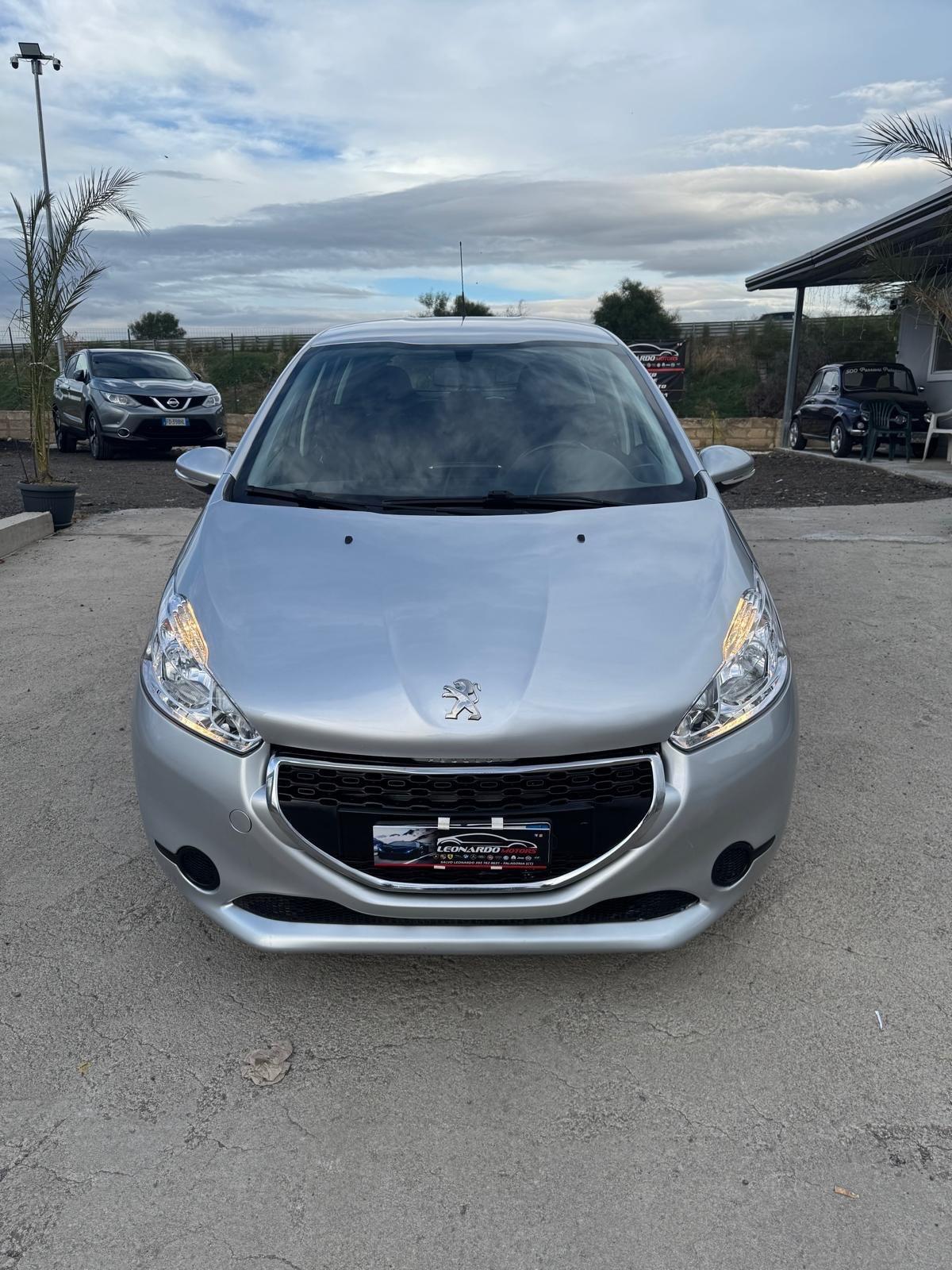 Peugeot 208 PureTech 82 5 porte Allure