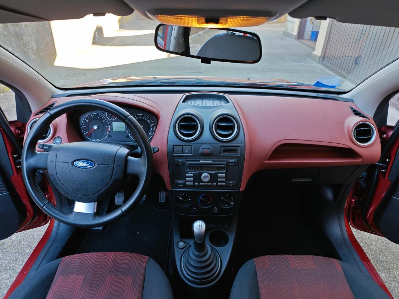 Ford Fiesta 1.2 BENZINA 75cv / 50.000km / Unipro