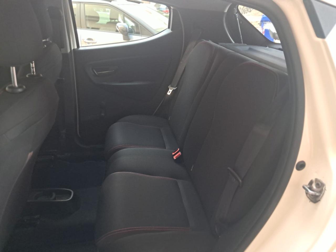 LANCIA YPSILON METANO-NEOPATENTATI-Euro5650-