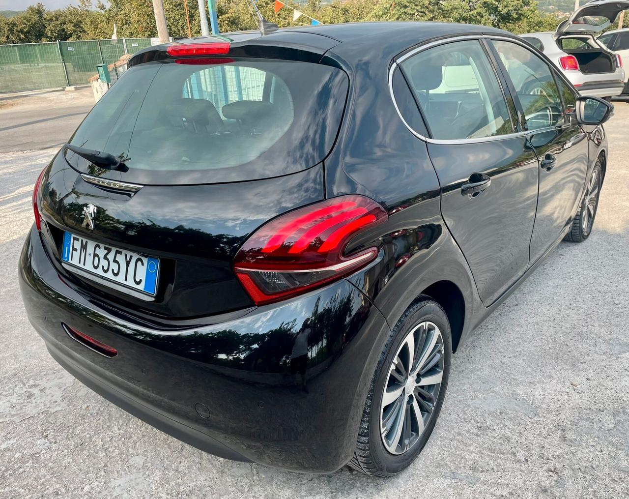 Peugeot 208 BlueHDi 75 5 porte Allure