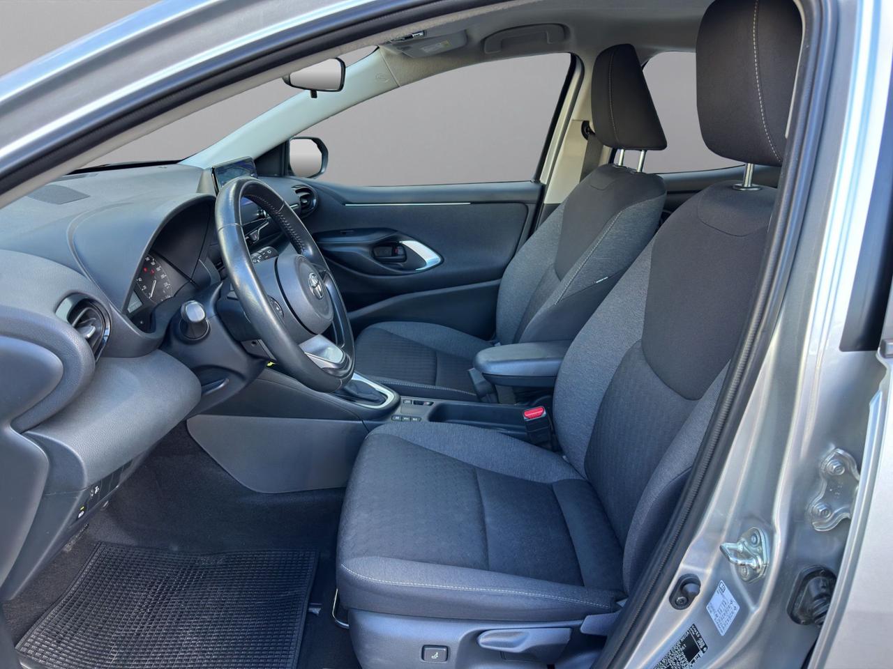 Toyota Yaris 1.5h Business