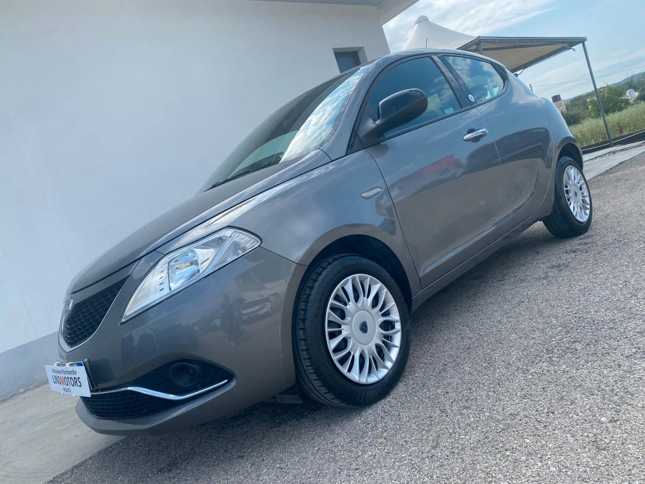 Lancia Ypsilon 1.2 69 CV 5 porte GPL Ecochic Silver