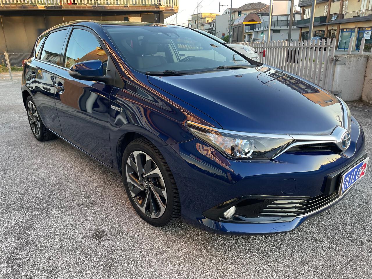 Toyota Auris 1.8 Hybrid Lounge