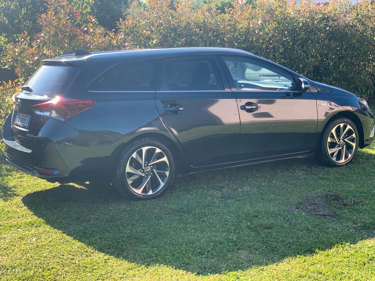 Toyota Auris Touring Sports 1.8 Hybrid Lounge