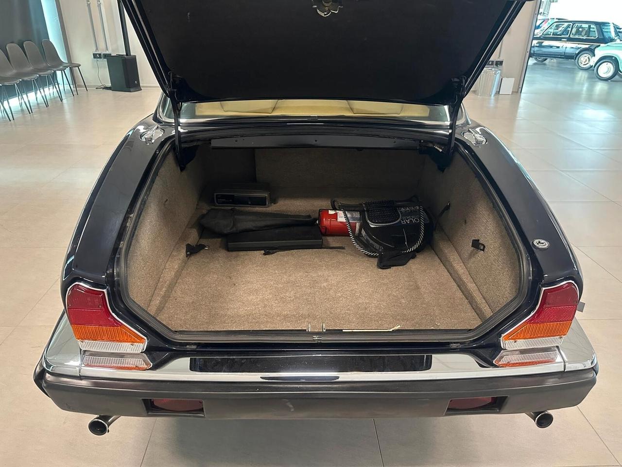 Jaguar XJ12 JAGUAR XJ12 SOVEREIGN 5.3 HE