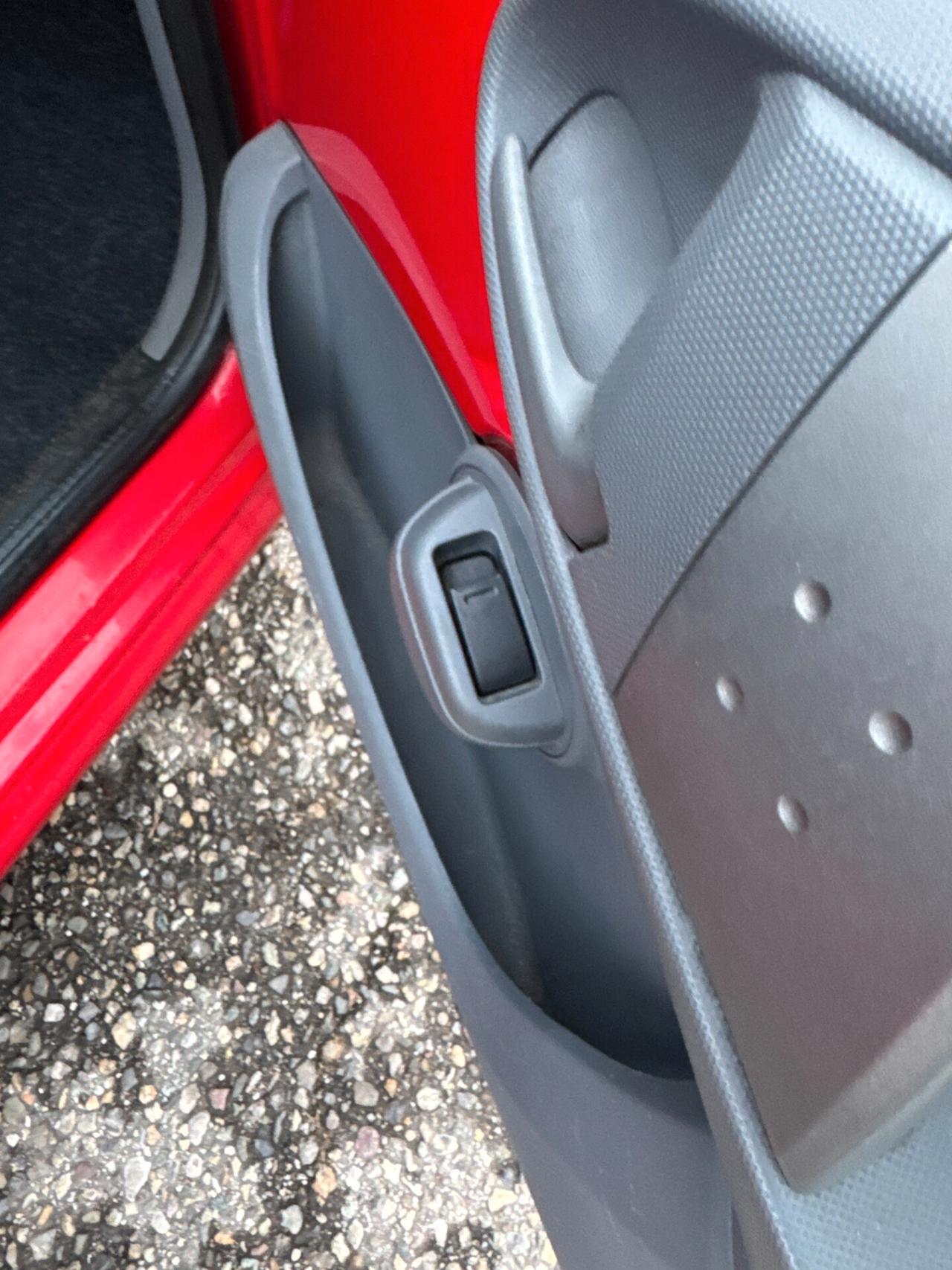 Peugeot 107 1.0 50kW Benz *78.000 km UNICO proprietario*