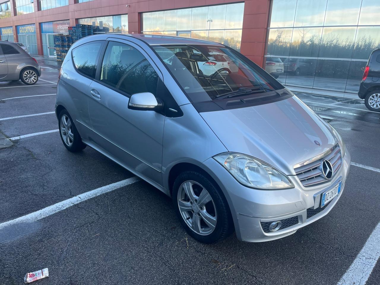 MERCEDES A180 CDI COUPÈ CAMBIO AUTOMATICO