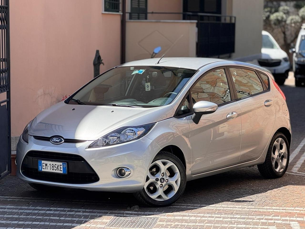 Ford Fiesta 1.4 TDCi 70CV 5 porte Titanium