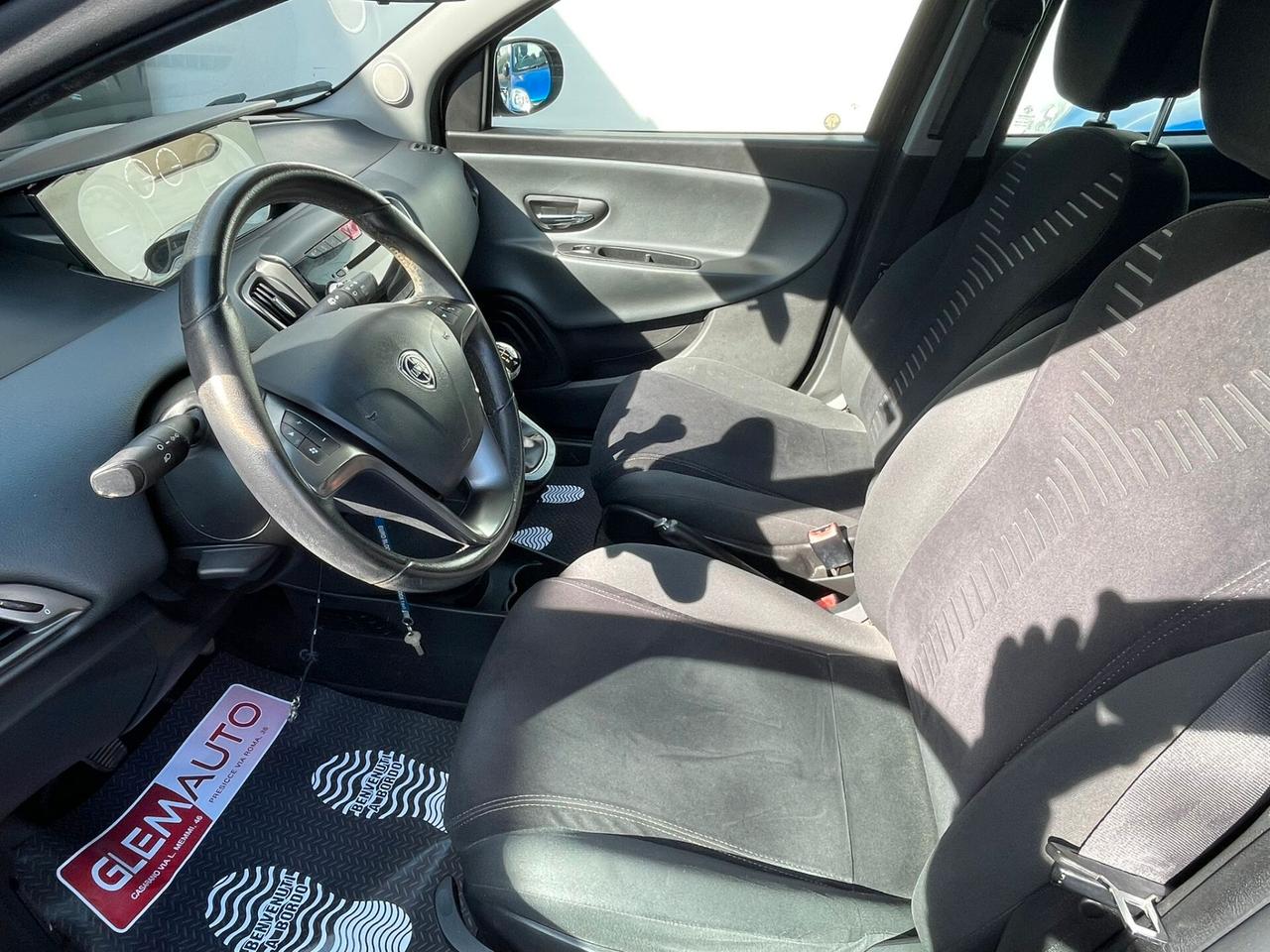 Lancia Ypsilon 0.9 TwinAir 85 CV 5 porte S&S Gold