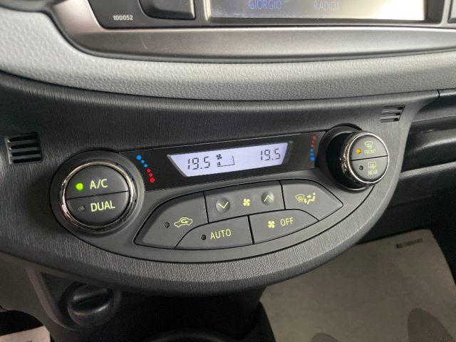 TOYOTA Yaris 1.5 Hybrid lounge 71000km