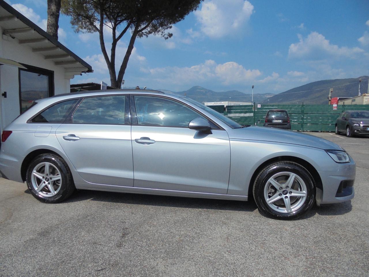 Audi A4 Avant 40 TDI S tronic Business