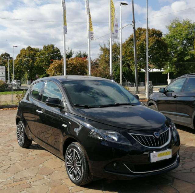 LANCIA Ypsilon 1.0 FireFly 5 porte S&S Hybrid Silver