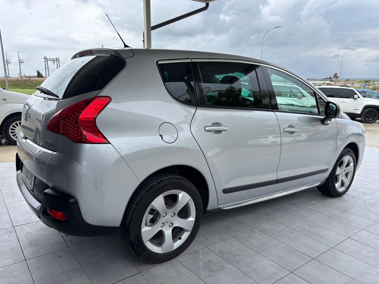 Peugeot 3008 1.6 HDi 115CV Business