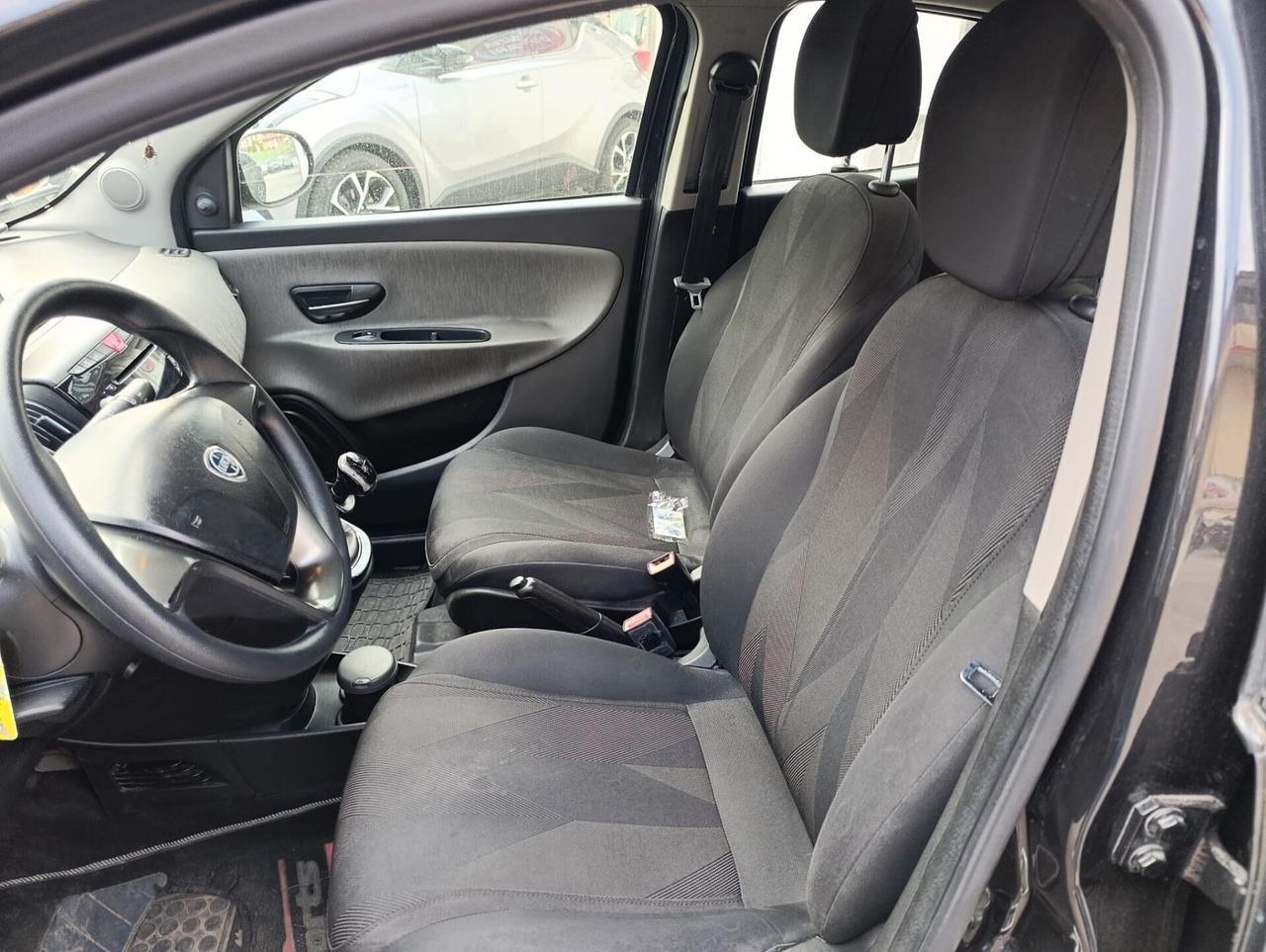 Lancia Ypsilon 1.2 69 CV 5 porte GPL Ecochic Silver