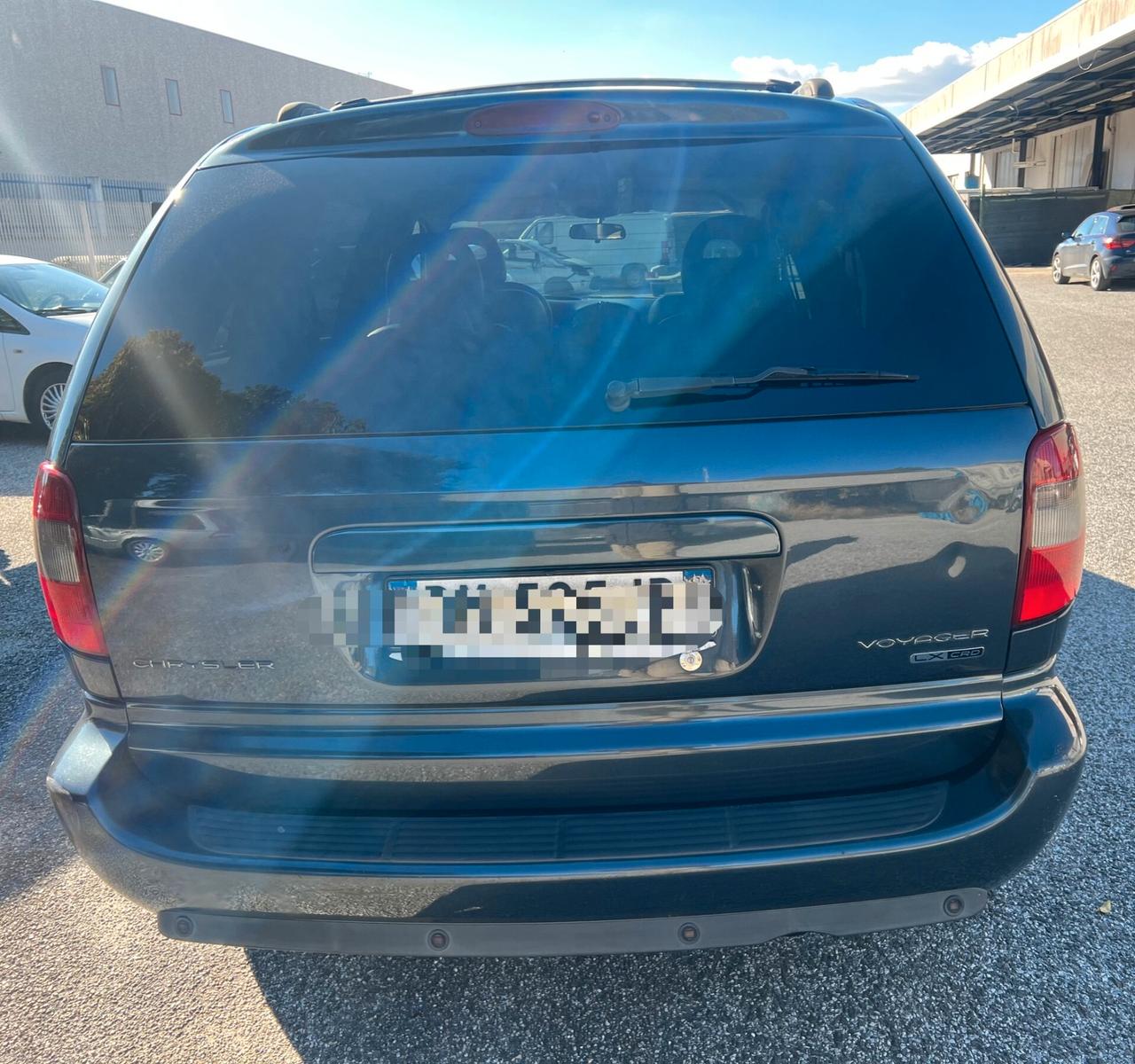 Chrysler Voyager 120.000 KM 2.5 CRD 7 posti cat LX Leather