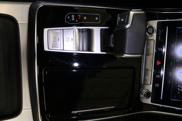 AUDI Q8 55 TFSI quattro tiptronic Sport PLUS S-LINE