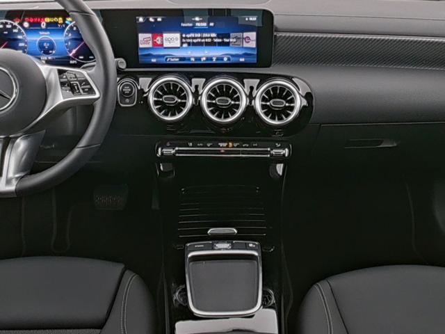 MERCEDES-BENZ CLA 180 Automatic Shooting Brake Progressive Line