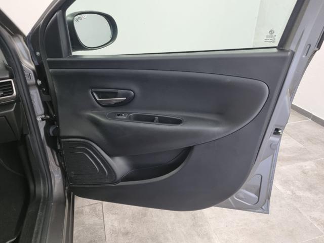 LANCIA Ypsilon 1.2 69 CV 5 porte S&S Platinum