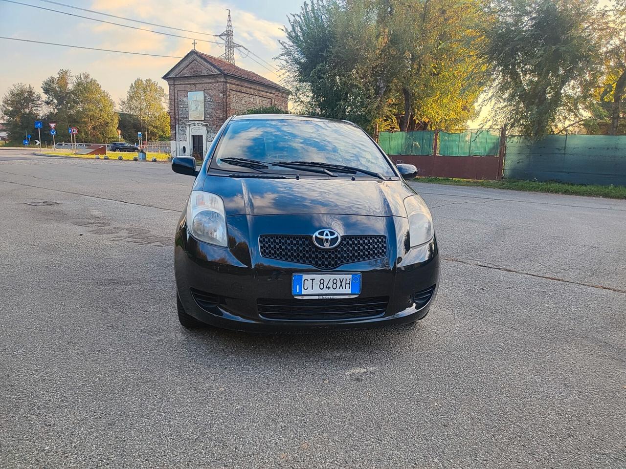 Toyota Yaris 1.0 5 porte Sol 119.000 KM