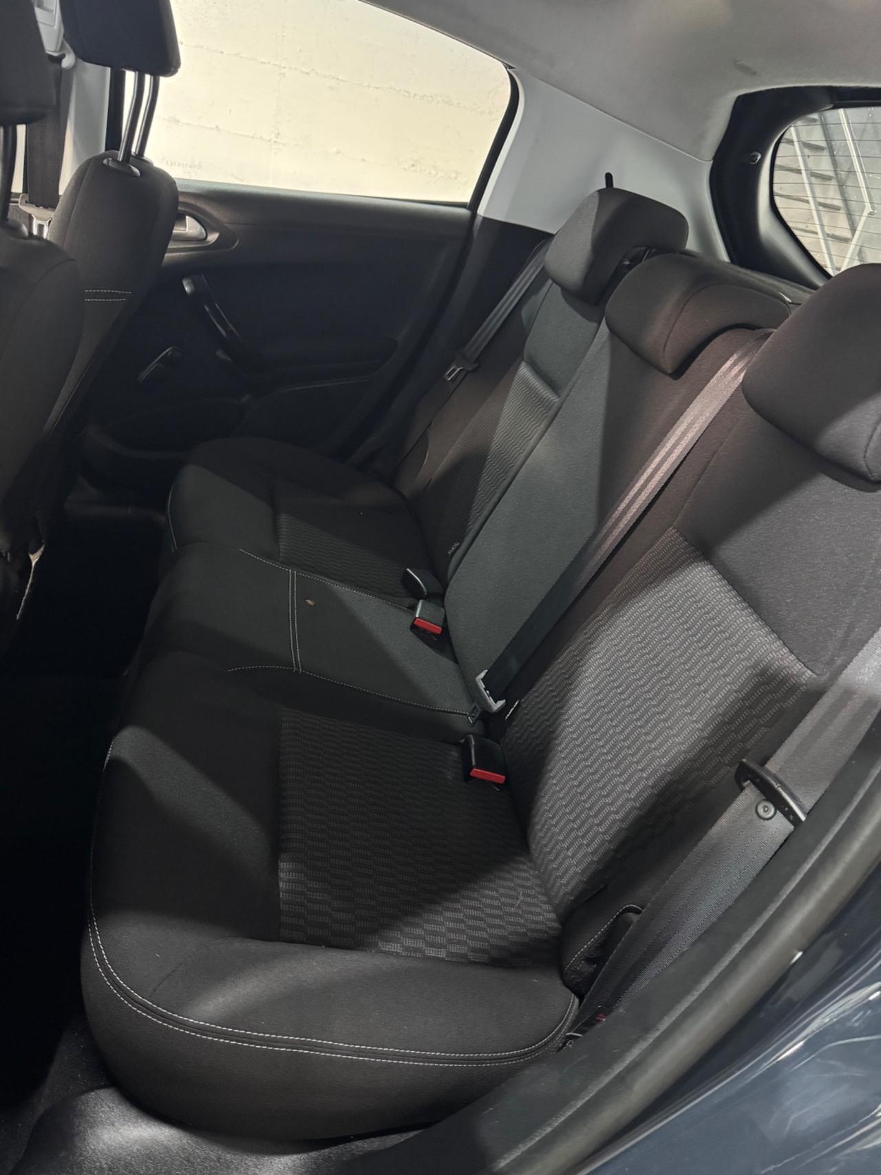 Peugeot 208 BlueHDi 75 5 porte Allure