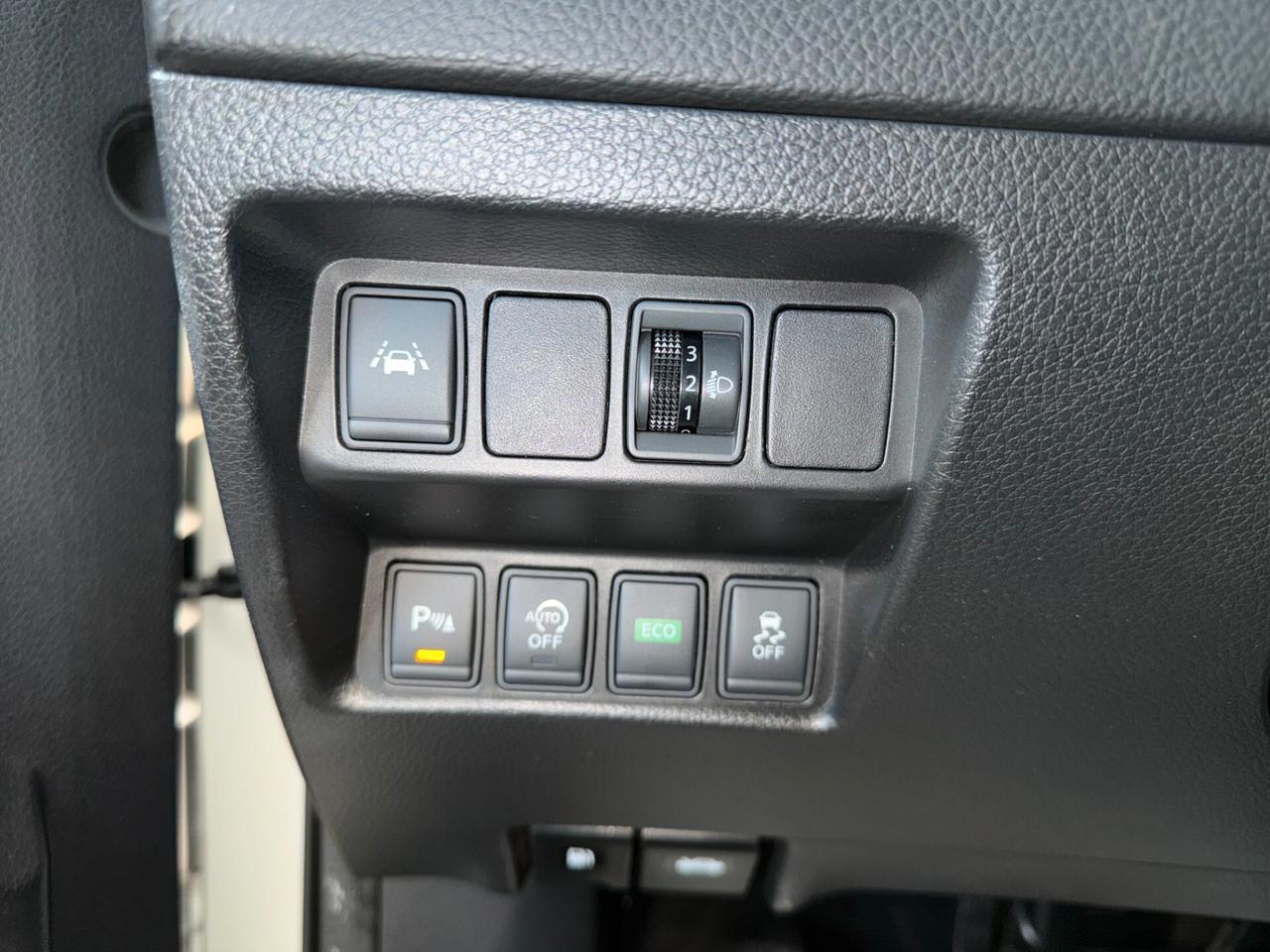 Nissan Qashqai II 1.6 dci Visia 2wd 130cv xtronic E6