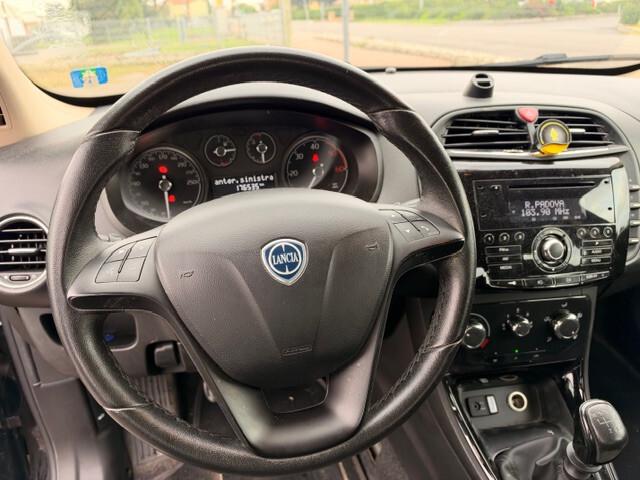 Lancia Delta 1.6 MJT DPF 105 CV Silver