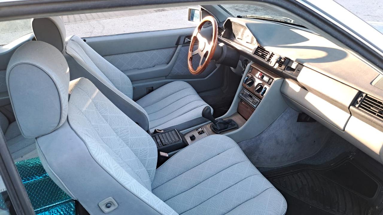 Mercedes-benz V 200 W124