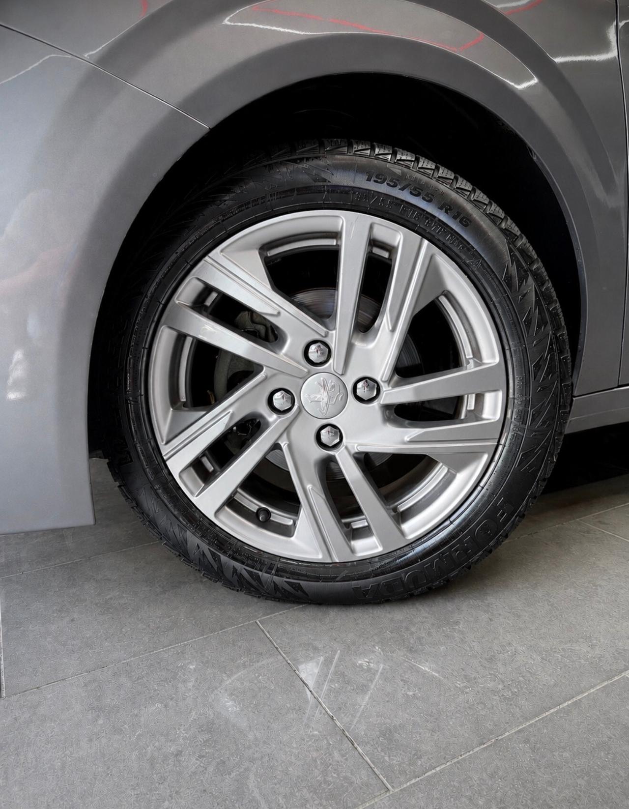 Peugeot 208 1.2 Benzina 75 Cv ALLURE PACK 2020