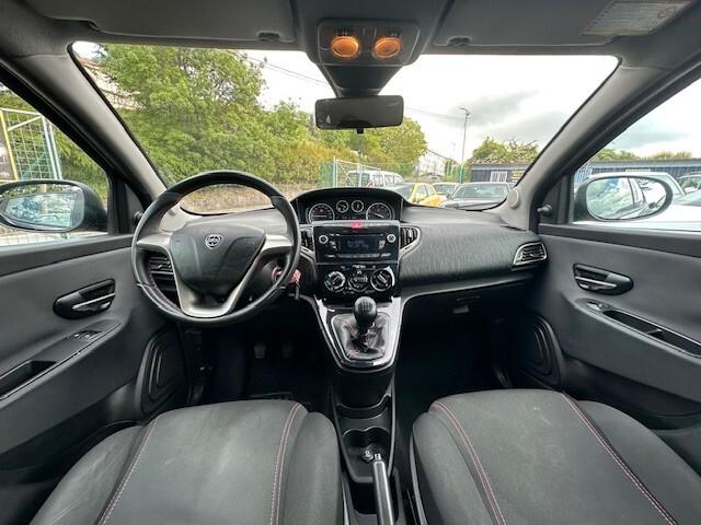 Lancia Ypsilon 1.2 69 CV 5 porte Elefantino