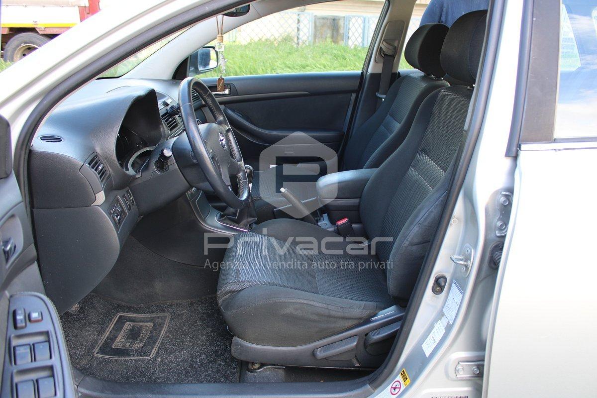 TOYOTA Avensis 2.0 D-4D 16V Station Wagon