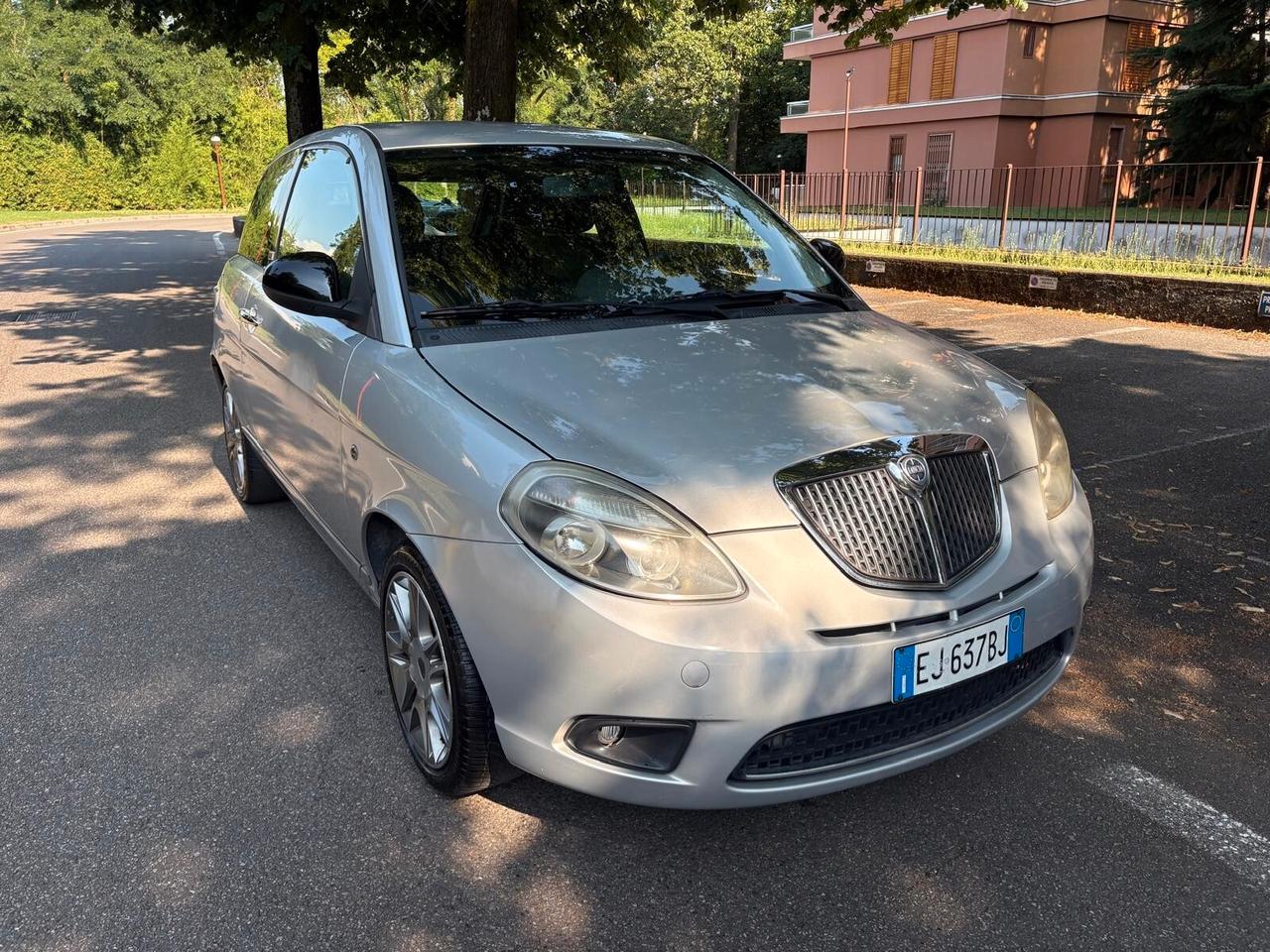 Lancia Ypsilon 1.2 69 CV 5 porte S&S Platinum km 85.000