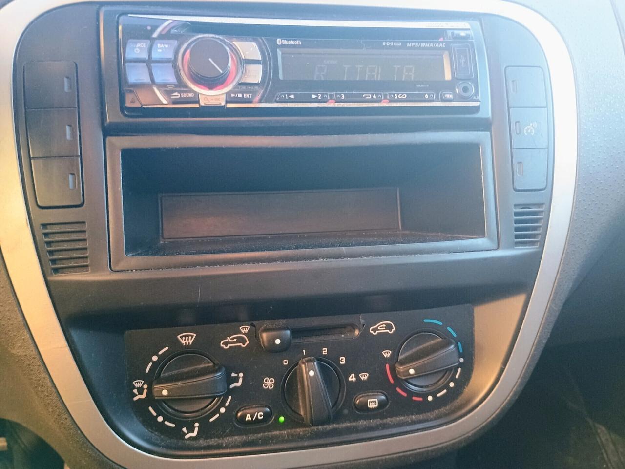Citroen C2 GPL - ADATTA PER NEOPATENTATI