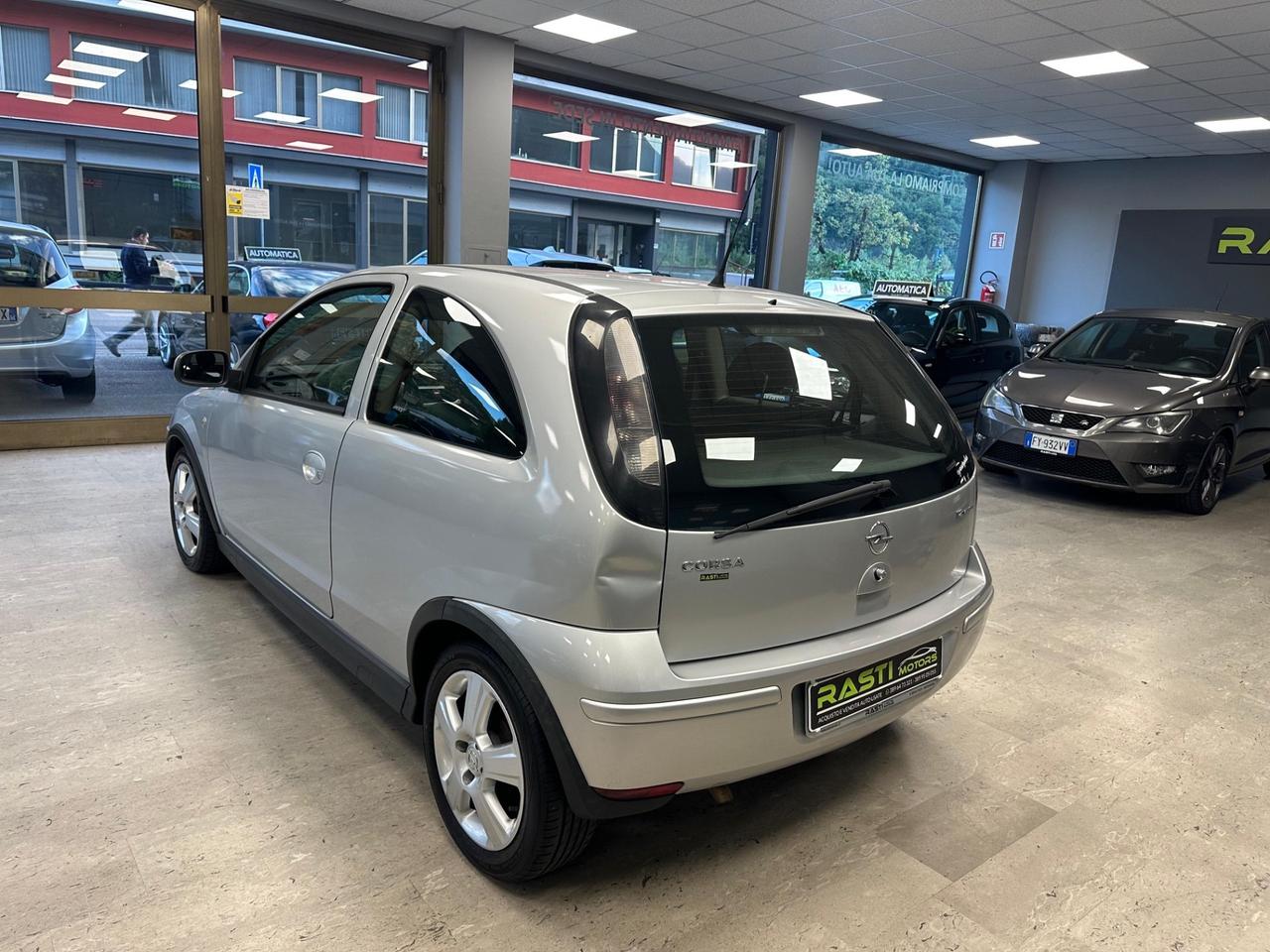 Opel Corsa 1.2i 16V cat 3 porte Sport