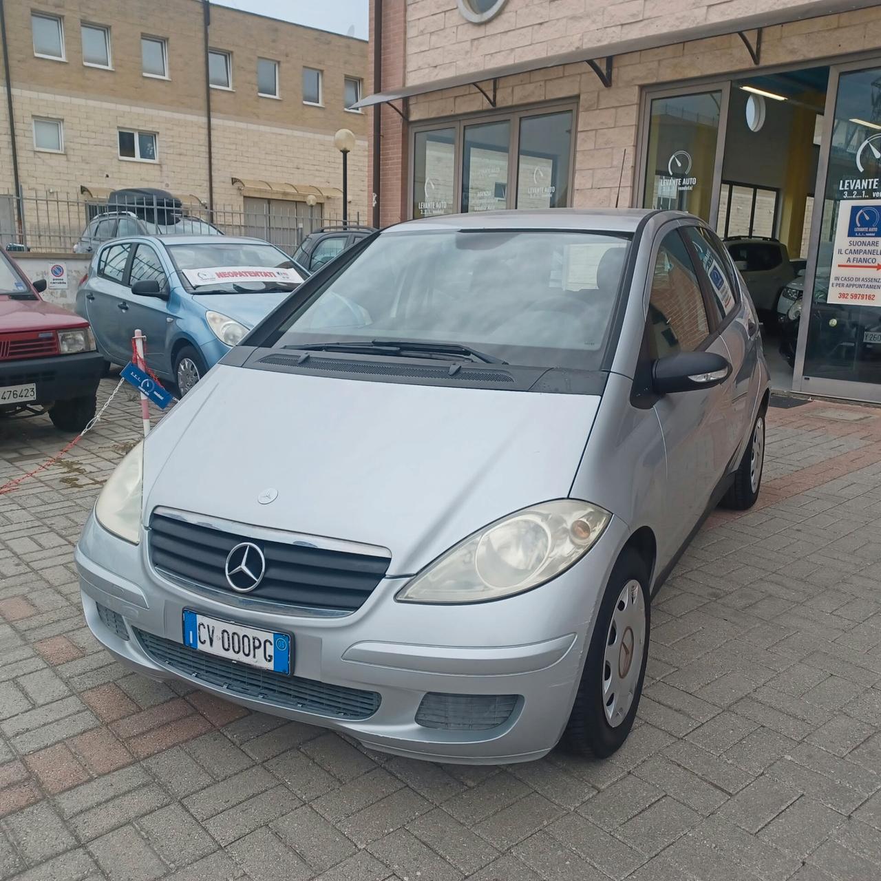 142.998KM CLASSE A 150 BUONE CONDIZIONI NEOPATENTATI