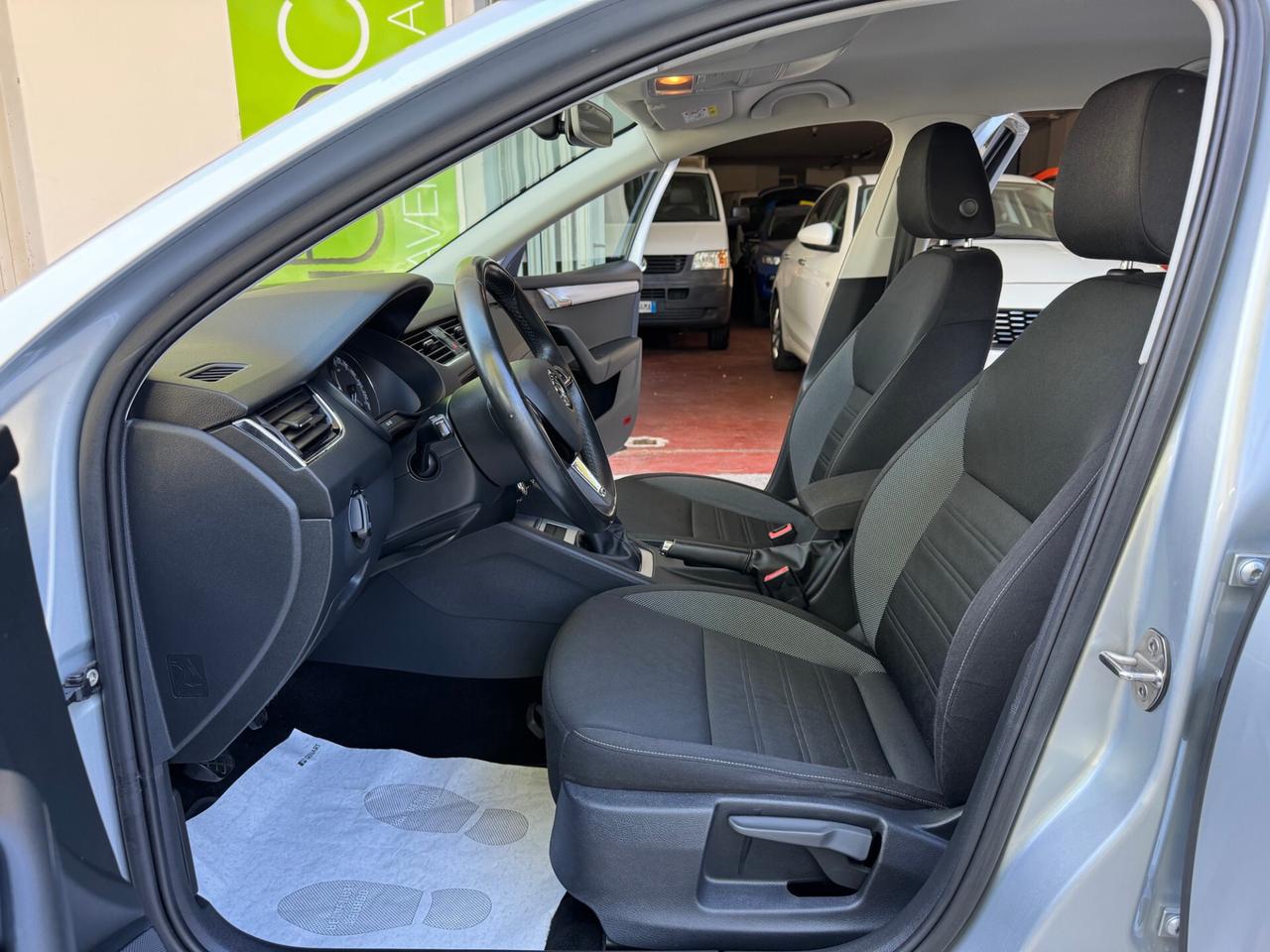 Skoda Octavia Wagon 1.6 tdi Execut GARANZIA 24MESI
