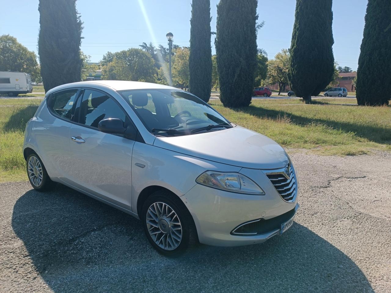 Lancia Ypsilon 1.2 69 CV 5 porte GPL Ecochic Gold