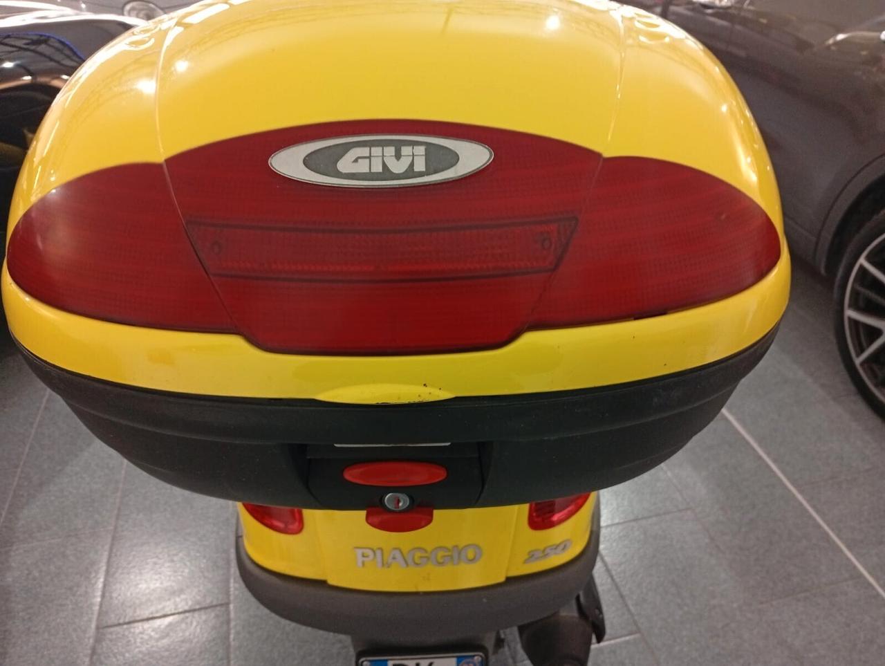 Piaggio X9 250
