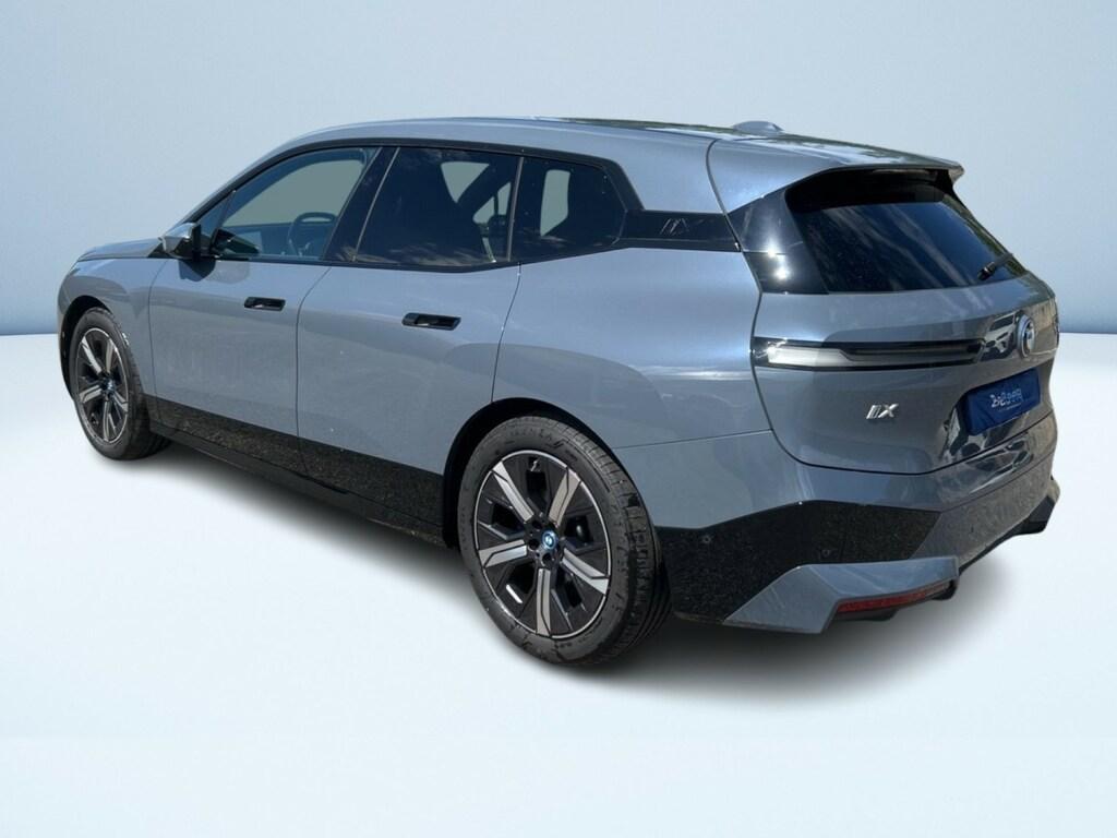 BMW iX 50 pacchetto sportivo xDrive