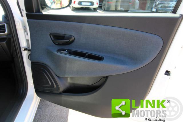 LANCIA Ypsilon 1.0 FireFly 5 porte S&S Hybrid Alberta Ferretti